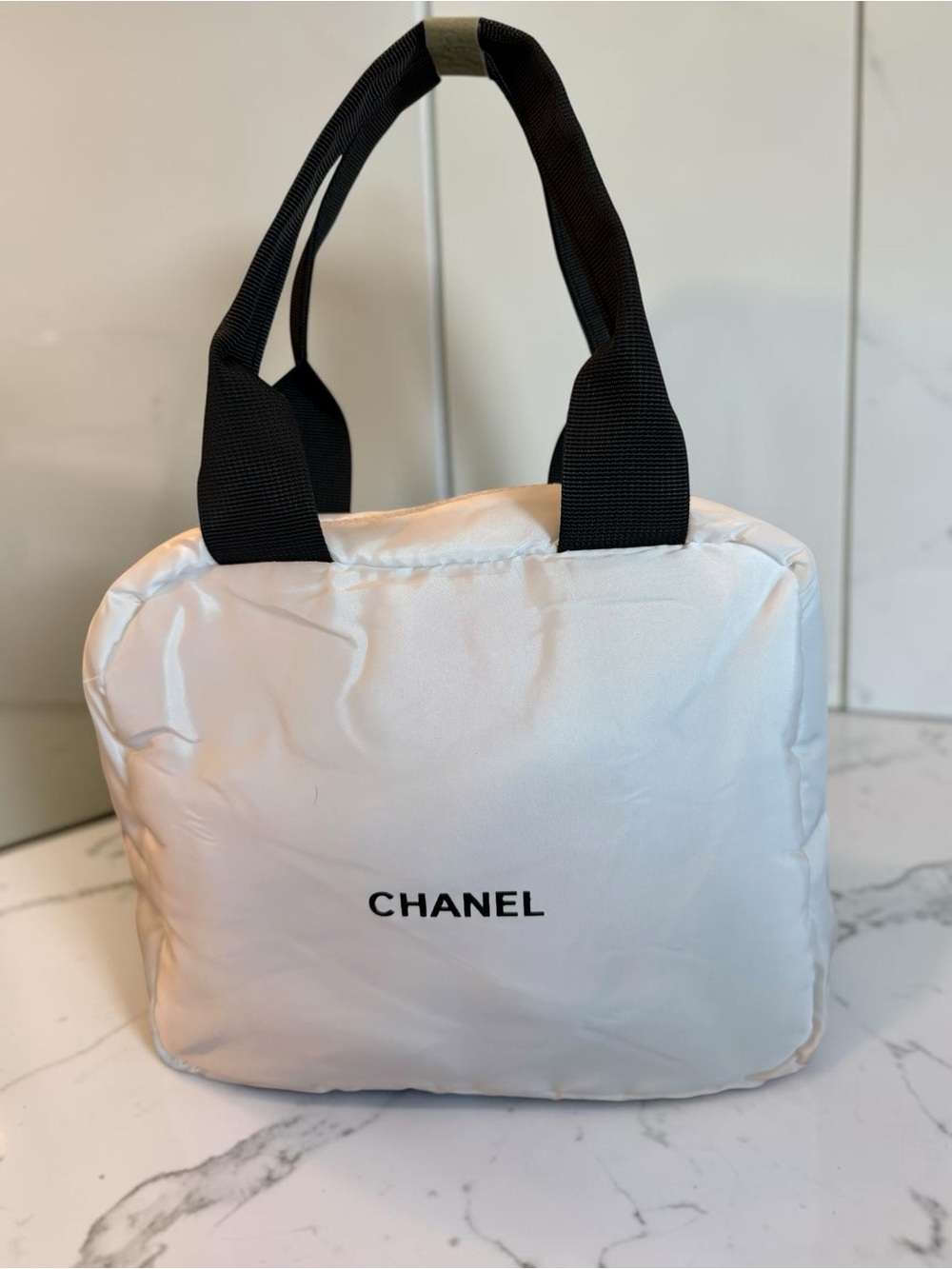 Source Unknown White Cosmetic Tote with Black Handles